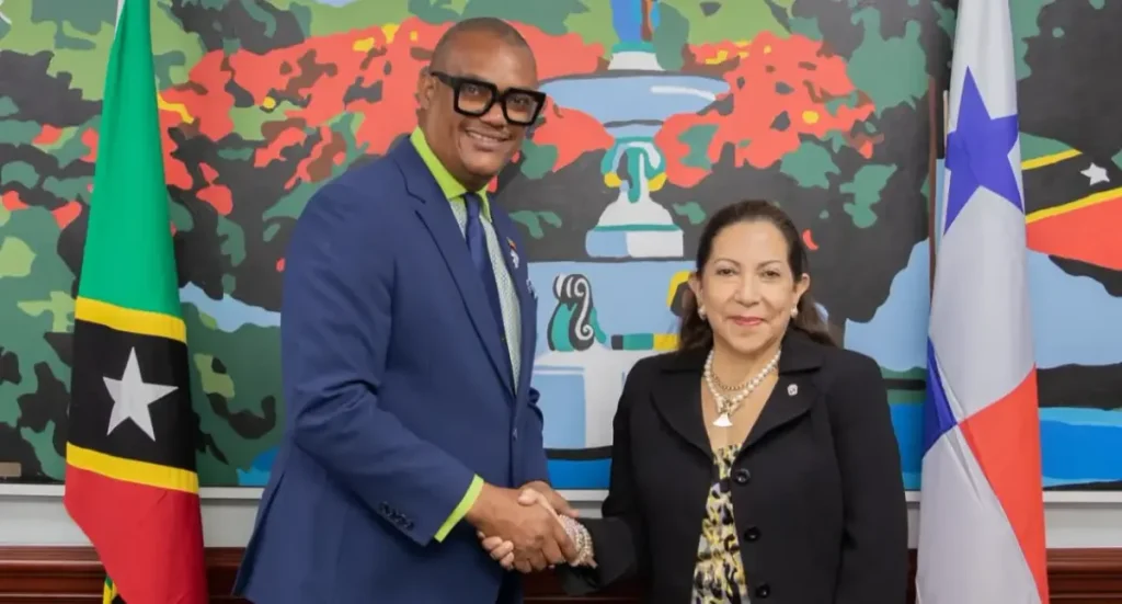 Panama Ambassador Presents Credentials to St. Kitts Governor-General, Deputy PM Panama Ambassador Presents Credentials to St. Kitts Governor-General, Deputy PM